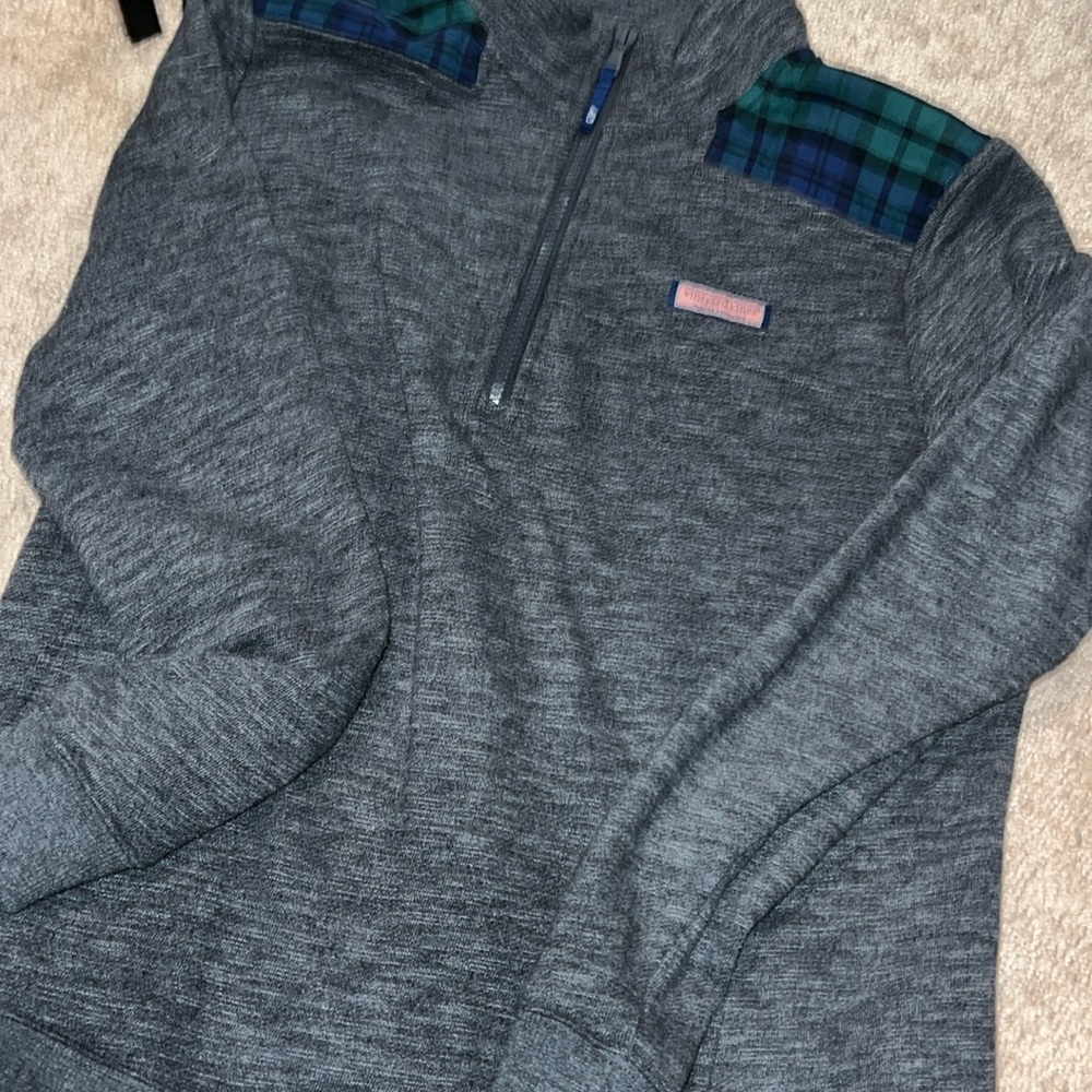 Women’s large Vineyard vine gray sweatshirt